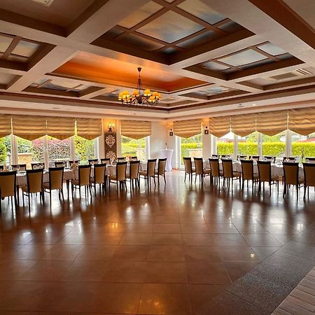 Papuga Park Hotel Wellness Marrakesz & Spa ビエルスコ・ビアバ エクステリア 写真