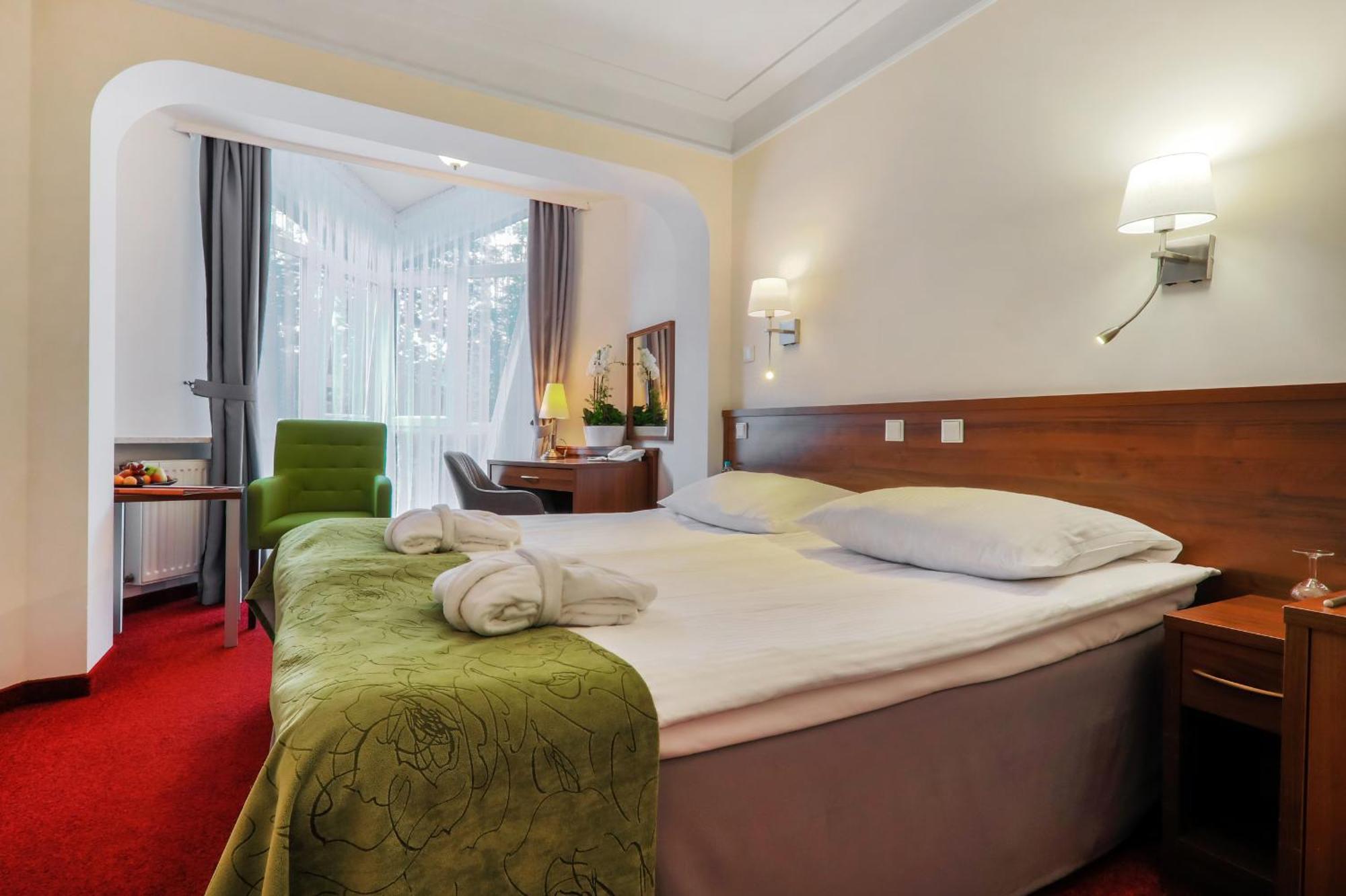 Papuga Park Hotel Wellness Marrakesz & Spa ビエルスコ・ビアバ エクステリア 写真
