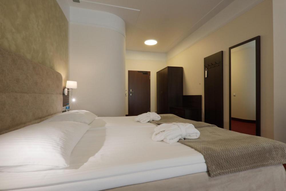 Papuga Park Hotel Wellness Marrakesz & Spa ビエルスコ・ビアバ エクステリア 写真