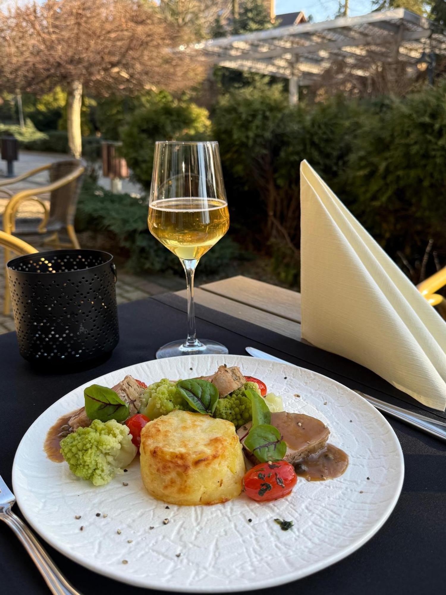 Papuga Park Hotel Wellness Marrakesz & Spa ビエルスコ・ビアバ エクステリア 写真