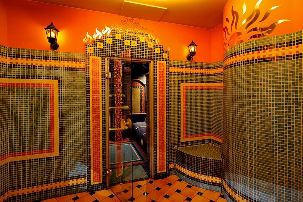 Papuga Park Hotel Wellness Marrakesz & Spa ビエルスコ・ビアバ エクステリア 写真